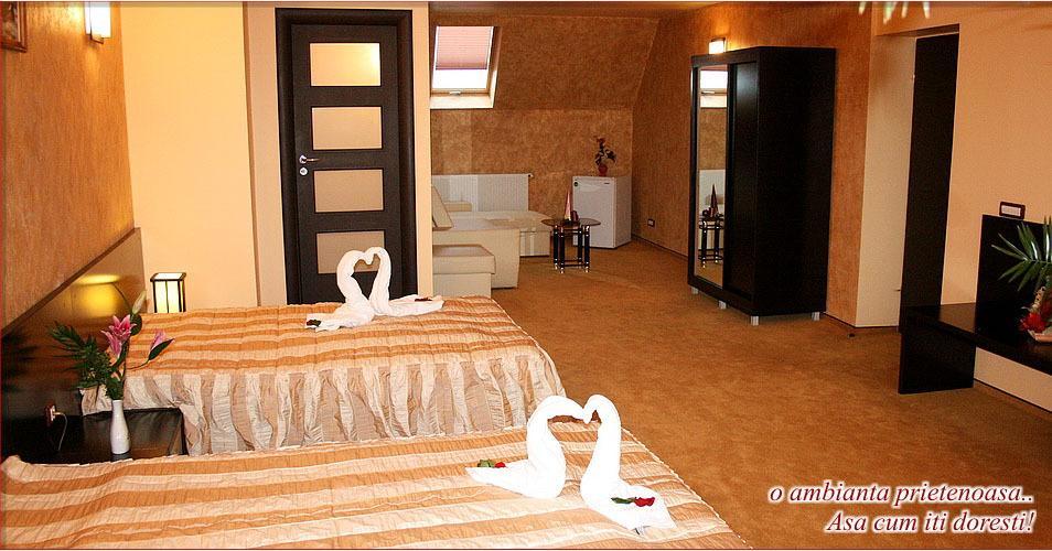 Hotel Palace Тиргу-Жіу Номер фото